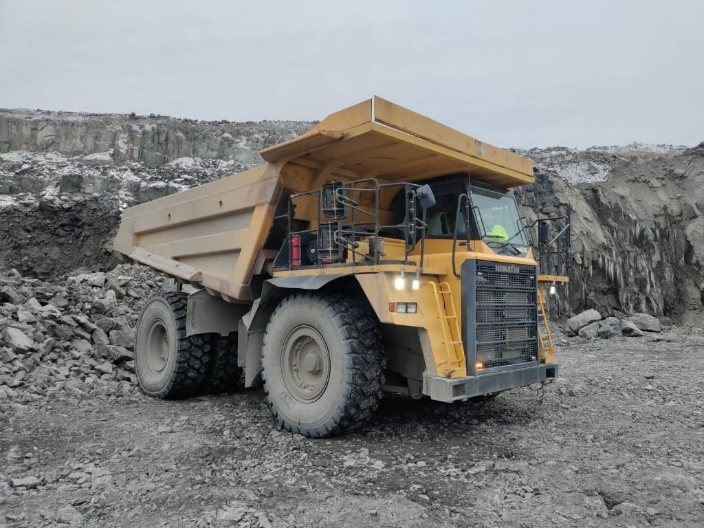 Komatsu HD605-7 - Truk batu/ Dumper iebes: gambar 3 Komatsu HD605-7 - Truk batu/ Dumper iebes: gambar 3
