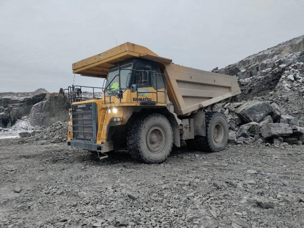 Komatsu HD605-7 - Truk batu/ Dumper iebes: gambar 2 Komatsu HD605-7 - Truk batu/ Dumper iebes: gambar 2