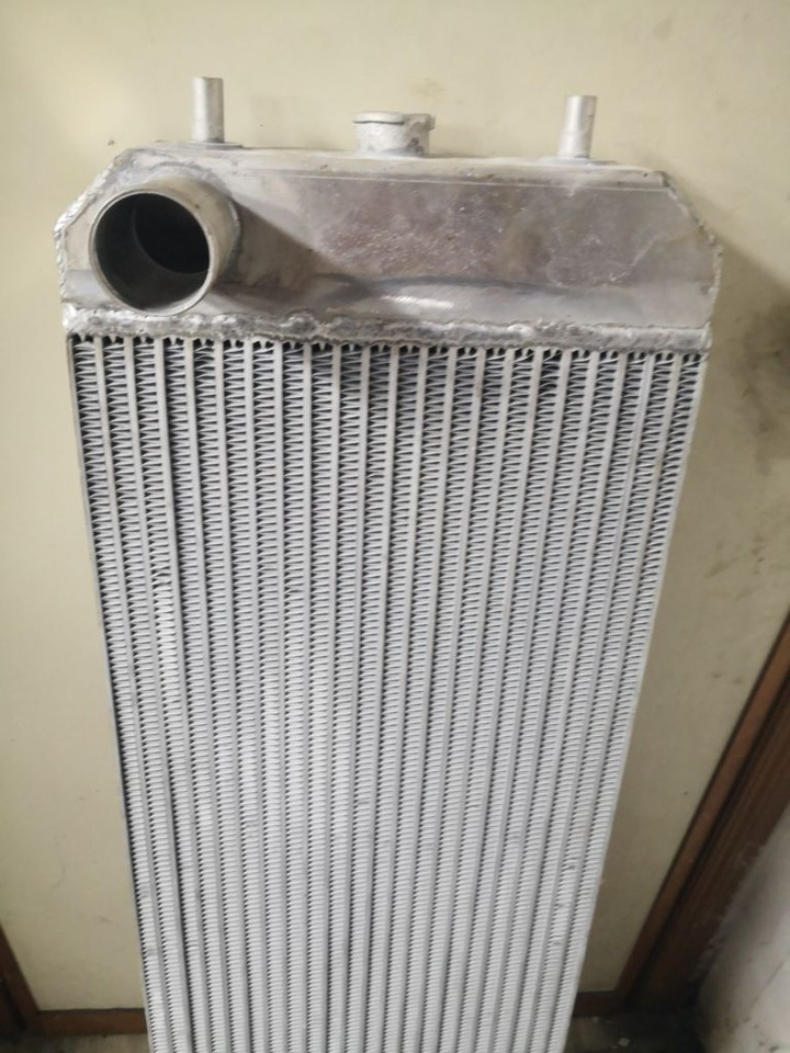 RADIATORE HITACHI ZX 200.3 210.3 OE 4625641- 4650352 - Radiator: gambar 1 RADIATORE HITACHI ZX 200.3 210.3 OE 4625641- 4650352 - Radiator: gambar 1