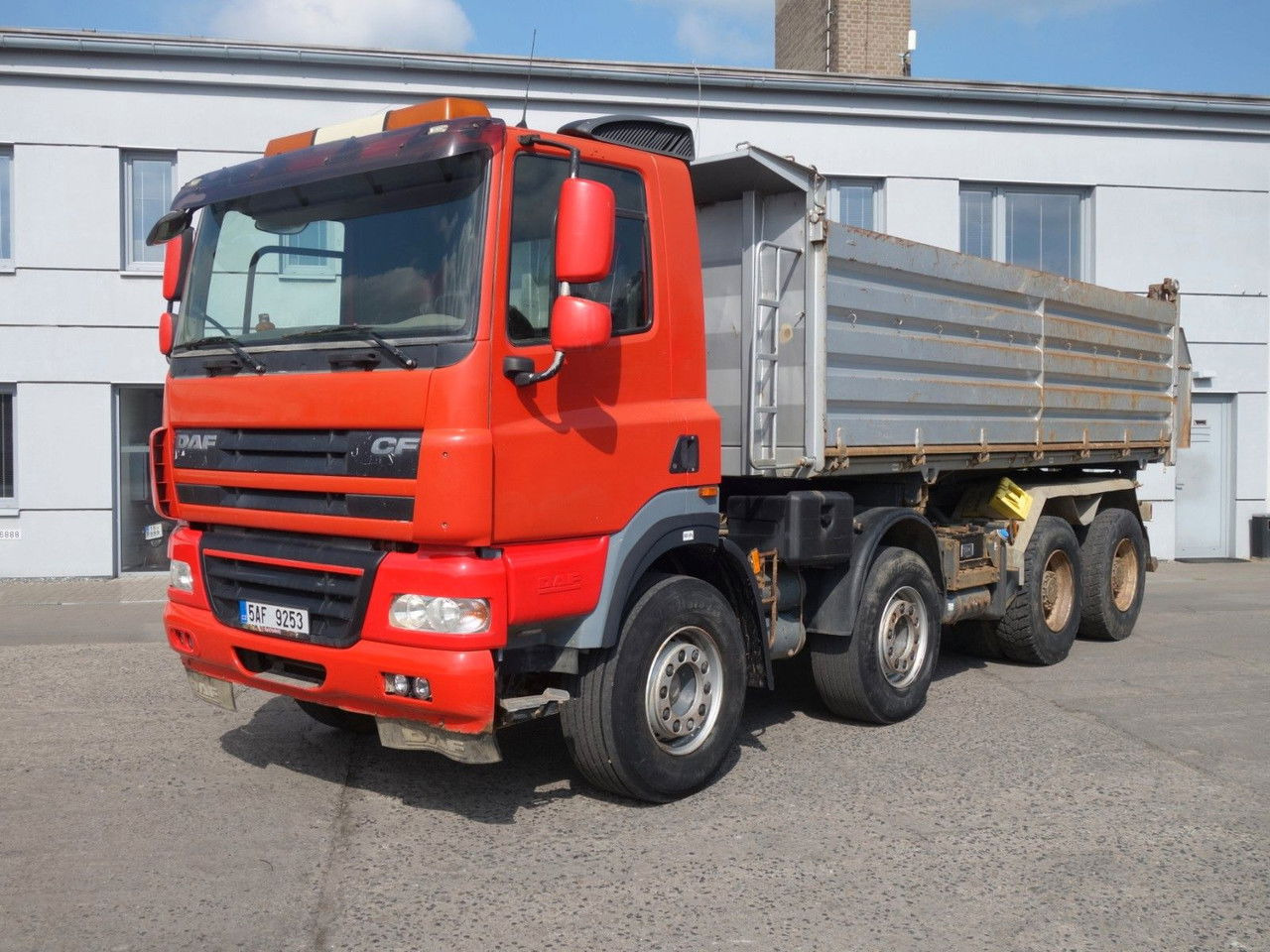 DAF CF 85.410 8x4 mit Meiller - Truk jungkit: gambar 1 DAF CF 85.410 8x4 mit Meiller - Truk jungkit: gambar 1