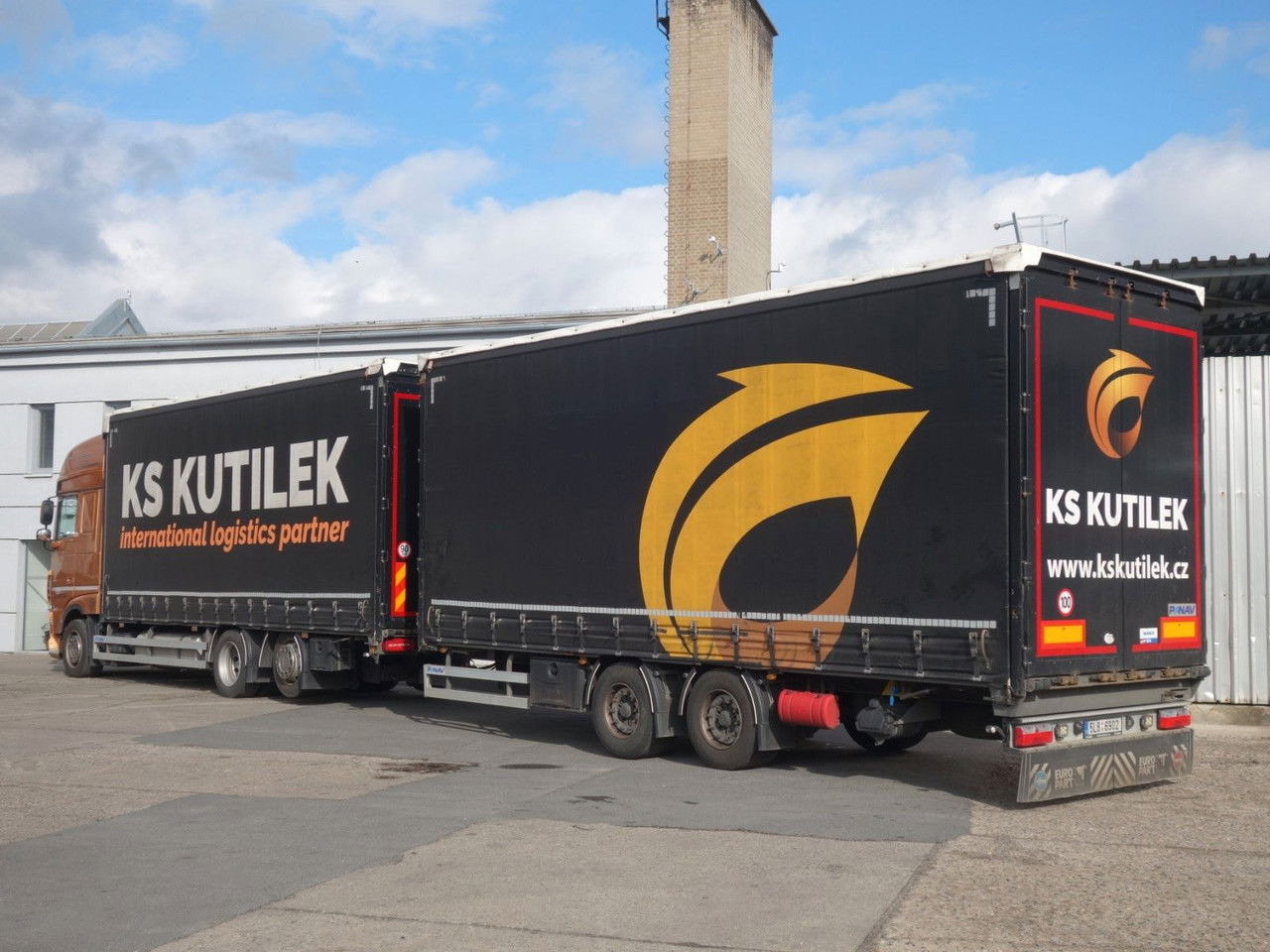 DAF XF 480 SSC, 120 cbm, Durchfahren - Truk dengan terpal samping: gambar 4 DAF XF 480 SSC, 120 cbm, Durchfahren - Truk dengan terpal samping: gambar 4