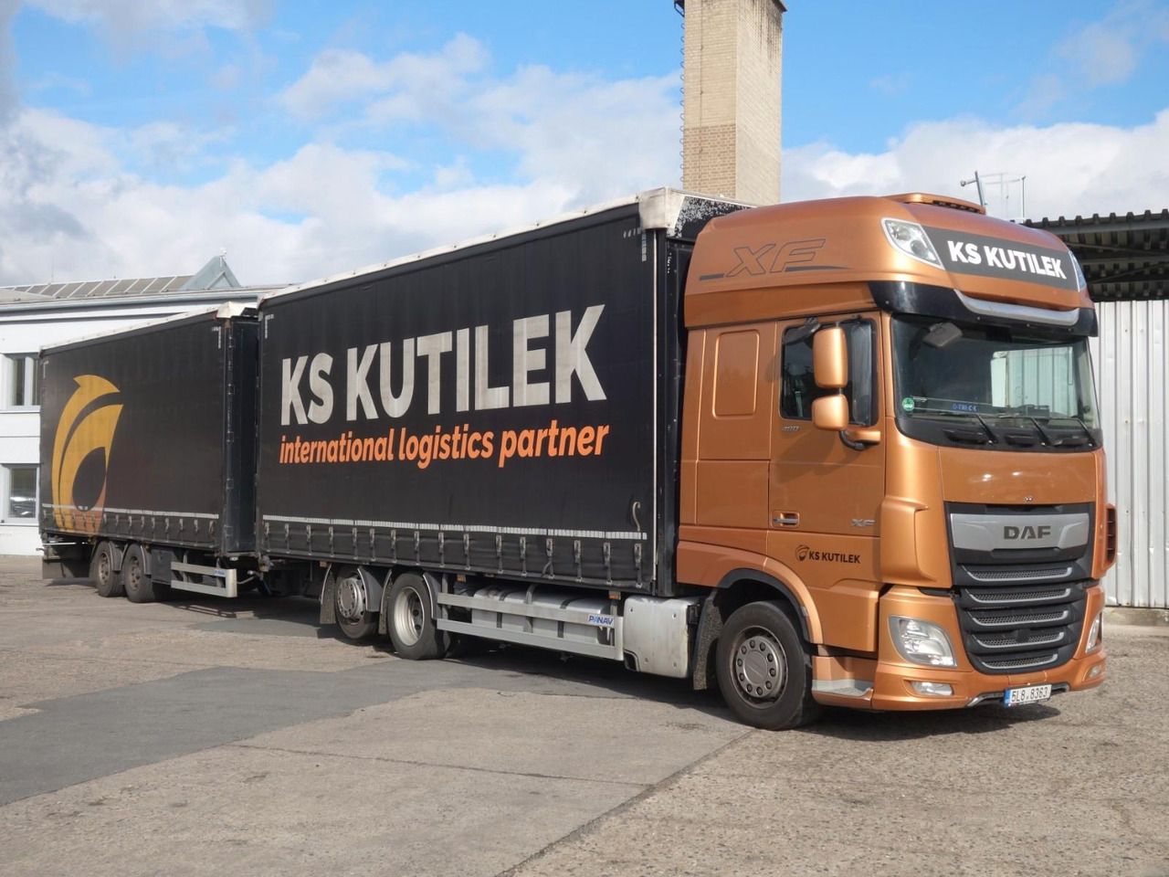 DAF XF 480 SSC, 120 cbm, Durchfahren - Truk dengan terpal samping: gambar 2 DAF XF 480 SSC, 120 cbm, Durchfahren - Truk dengan terpal samping: gambar 2