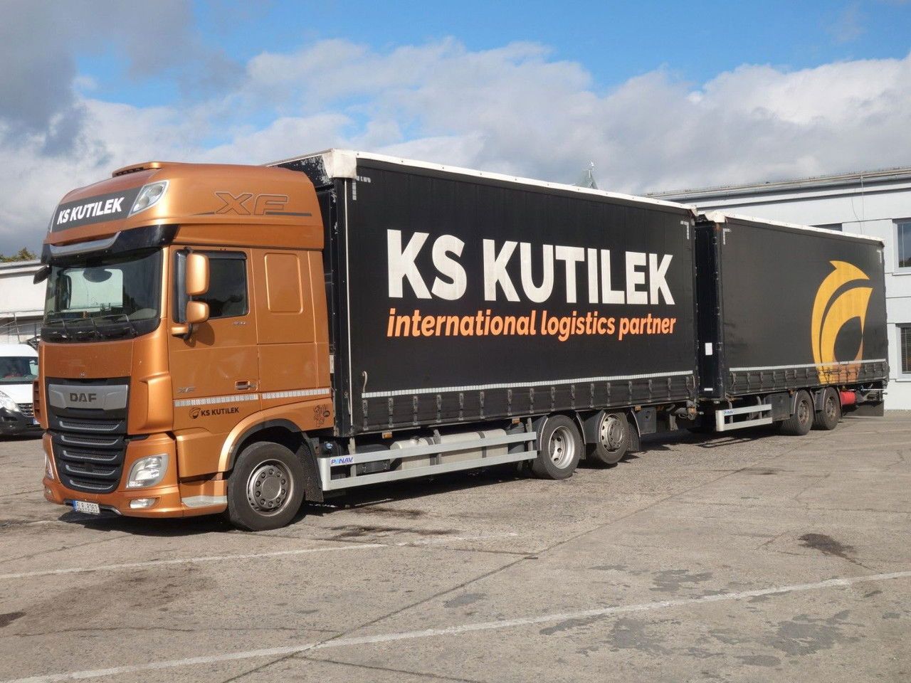 DAF XF 480 SSC, 120 cbm, Durchfahren - Truk dengan terpal samping: gambar 2 DAF XF 480 SSC, 120 cbm, Durchfahren - Truk dengan terpal samping: gambar 2