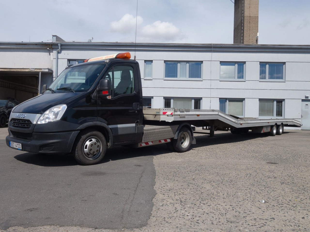 Iveco Daily 35C17 mit Anhänger für 3 PKW - Truk pengangkut mobil: gambar 2 Iveco Daily 35C17 mit Anhänger für 3 PKW - Truk pengangkut mobil: gambar 2
