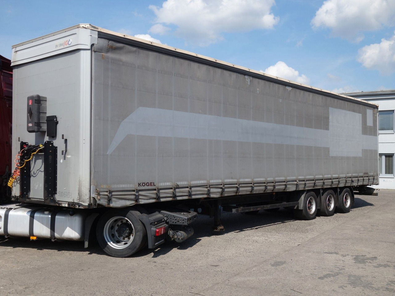 Kögel SN24 MEGA, Liftachse, SAF Achsen - Semi-trailer dengan terpal samping: gambar 3 Kögel SN24 MEGA, Liftachse, SAF Achsen - Semi-trailer dengan terpal samping: gambar 3