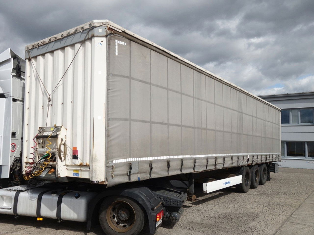 Krone SD Standard, Liftachse - Semi-trailer dengan terpal samping: gambar 1 Krone SD Standard, Liftachse - Semi-trailer dengan terpal samping: gambar 1