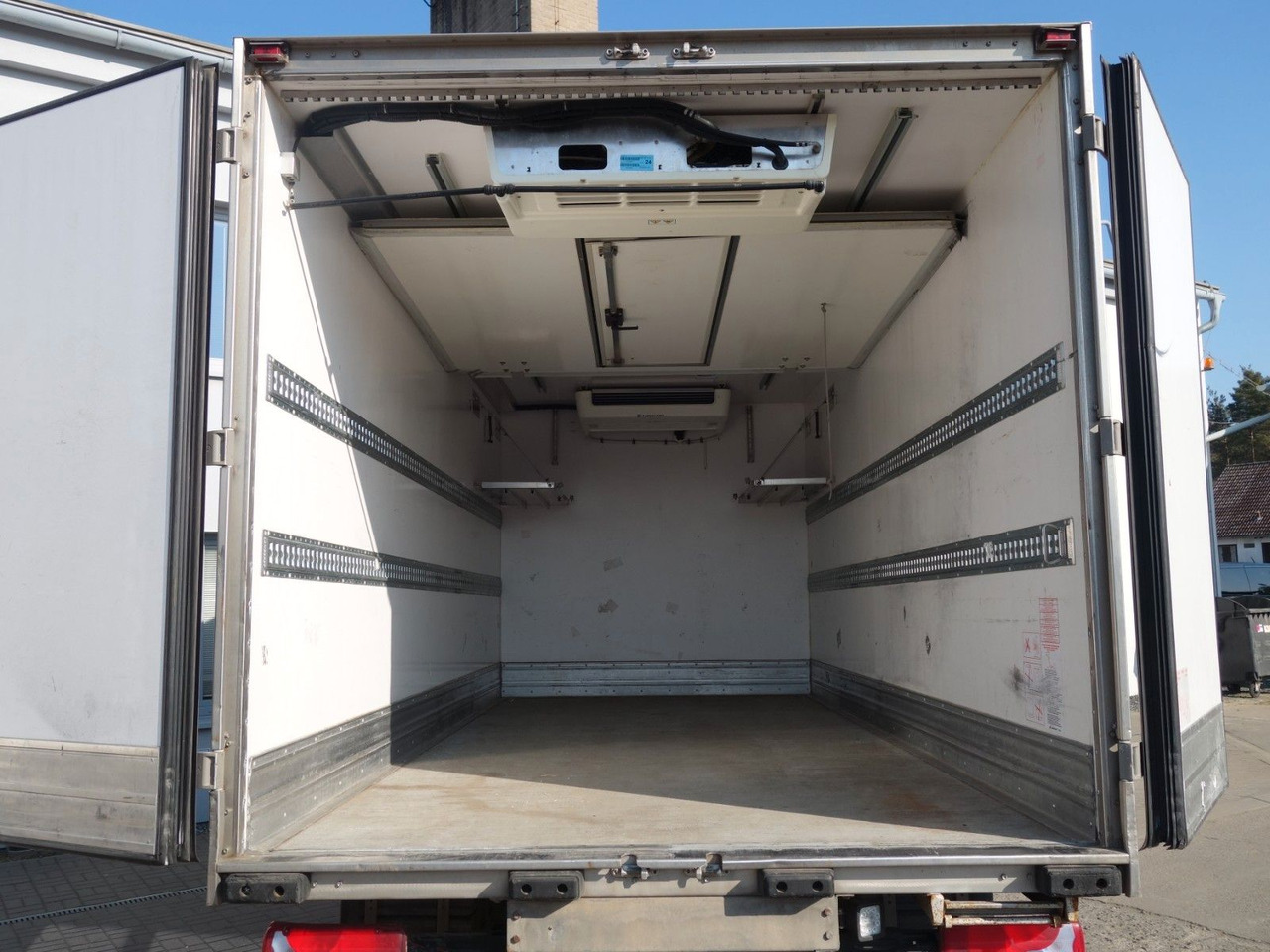 MAN TGL 8.190 mit Thermo King. 2 Temperaturen - Truk berpendingin: gambar 5 MAN TGL 8.190 mit Thermo King. 2 Temperaturen - Truk berpendingin: gambar 5