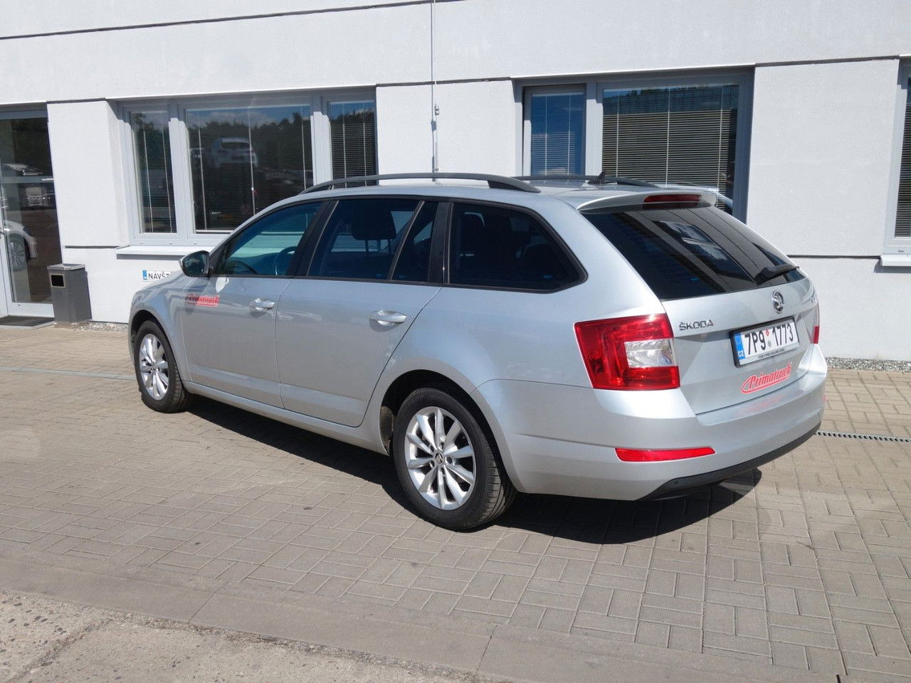 Škoda Octavia Combi Ambition 1,6 TDI, DSG, Navi, Clima - Station wagon: gambar 4 Škoda Octavia Combi Ambition 1,6 TDI, DSG, Navi, Clima - Station wagon: gambar 4