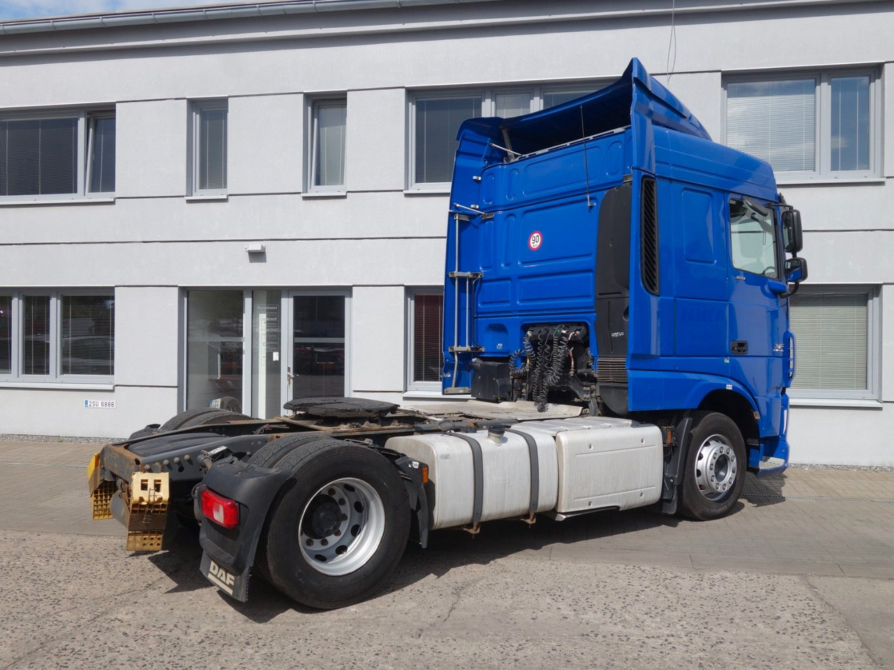 DAF XF 460 SC Standard - Tractor head: gambar 5 DAF XF 460 SC Standard - Tractor head: gambar 5