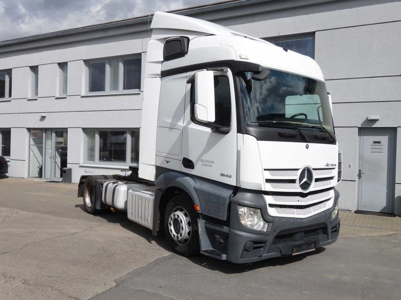 Mercedes-Benz Actros 1842 Lsnrl - Tractor head: gambar 3 Mercedes-Benz Actros 1842 Lsnrl - Tractor head: gambar 3