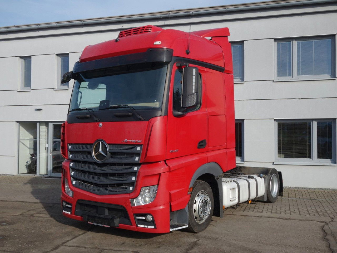 Mercedes-Benz Actros 1845 Lsnrl, Lowdeck, Standklima, 2 Stk. - Tractor head: gambar 1 Mercedes-Benz Actros 1845 Lsnrl, Lowdeck, Standklima, 2 Stk. - Tractor head: gambar 1