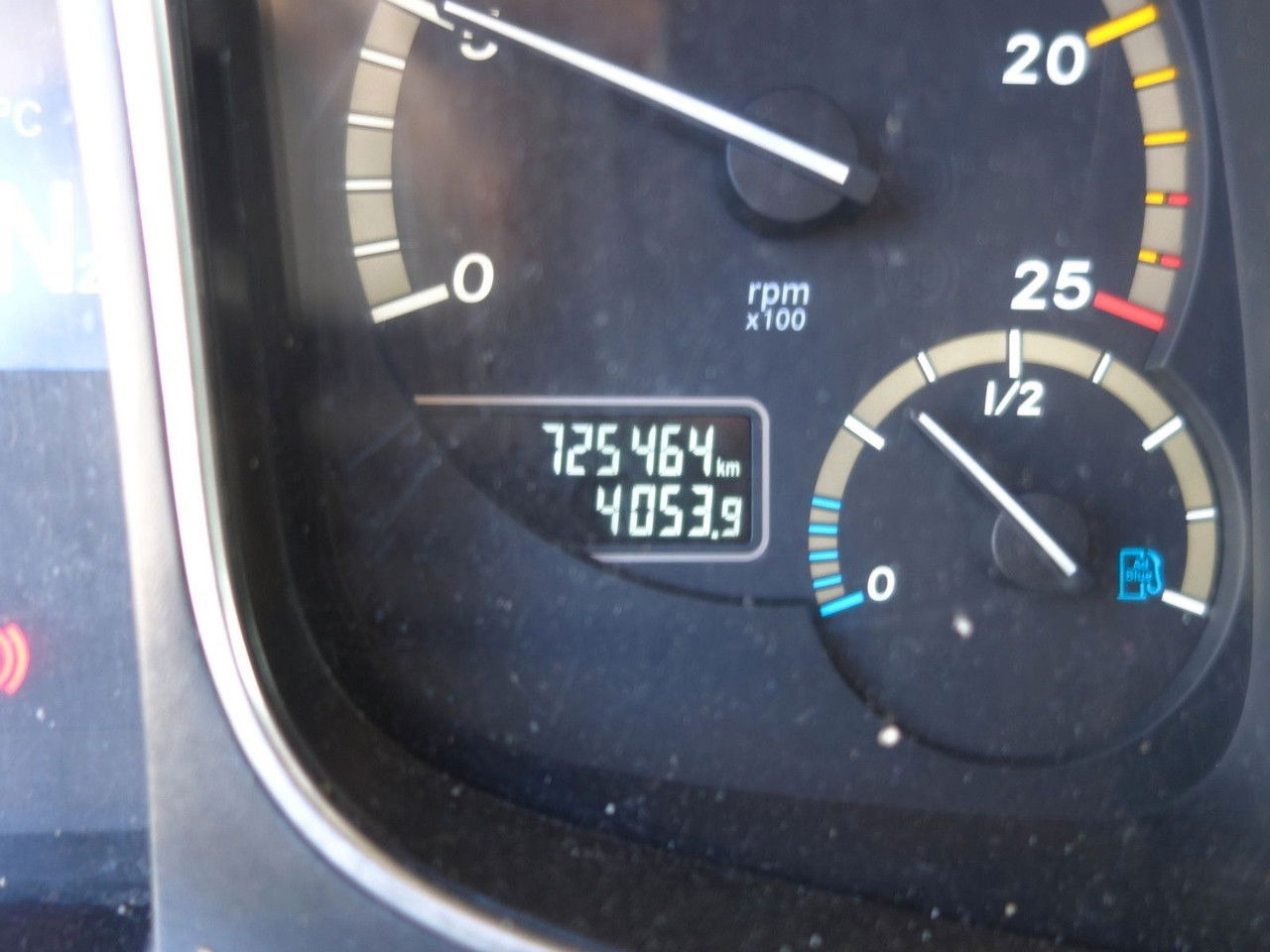 Tractor head Mercedes-Benz Actros 1848 Giga Space, Standard: gambar 17