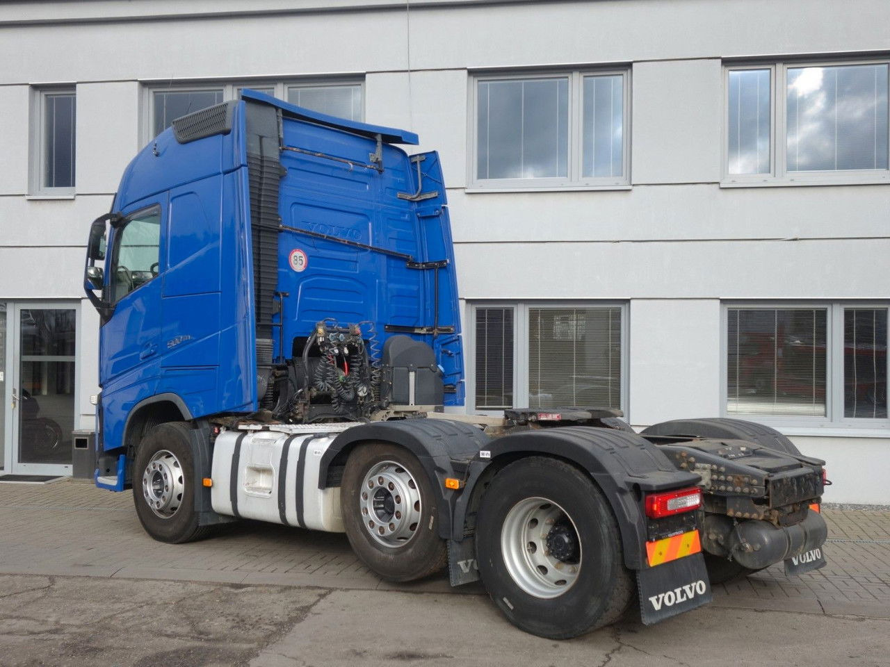 Volvo FH 13.500 EEV XL 6x2 Hydraulik kipper - Tractor head: gambar 4 Volvo FH 13.500 EEV XL 6x2 Hydraulik kipper - Tractor head: gambar 4