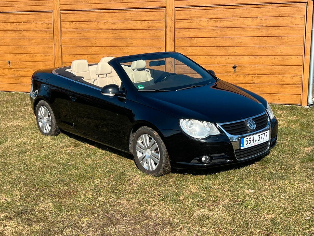 Volkswagen Eos 2.0 FSI, 110kW, Full Service - Convertible: gambar 3 Volkswagen Eos 2.0 FSI, 110kW, Full Service - Convertible: gambar 3