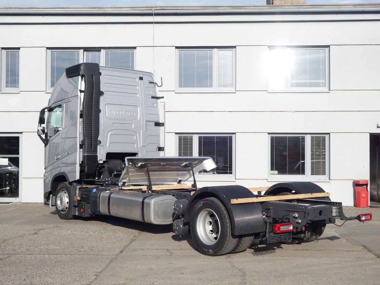 Volvo FH 13 XL 460 Turbo Compound Neue - Pengangkut kontainer/ Container truck: gambar 5 Volvo FH 13 XL 460 Turbo Compound Neue - Pengangkut kontainer/ Container truck: gambar 5