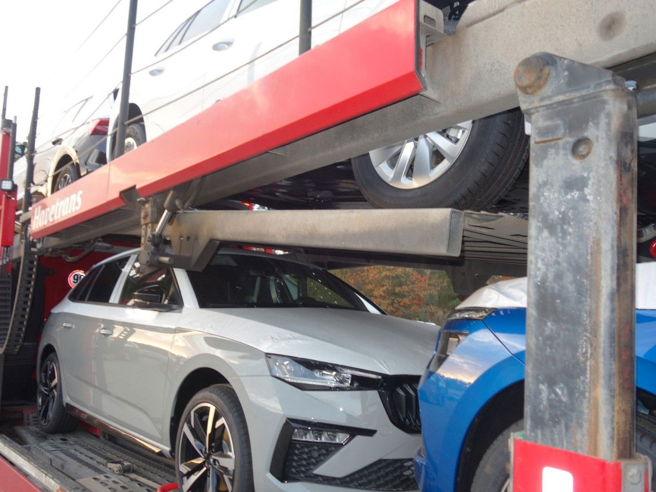 Volvo FM 13 460 6x2 Kässbohrer Metago - Supertrans - Truk pengangkut mobil: gambar 5 Volvo FM 13 460 6x2 Kässbohrer Metago - Supertrans - Truk pengangkut mobil: gambar 5