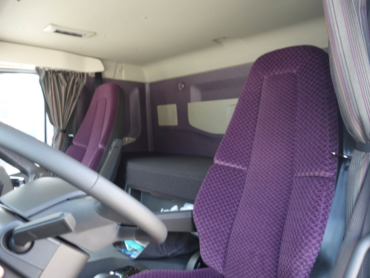 Leasing  Volvo FM13 460 6x2  Neue RTO , Kassbohrer, Rolfo, Rimo Volvo FM13 460 6x2  Neue RTO , Kassbohrer, Rolfo, Rimo: gambar 7