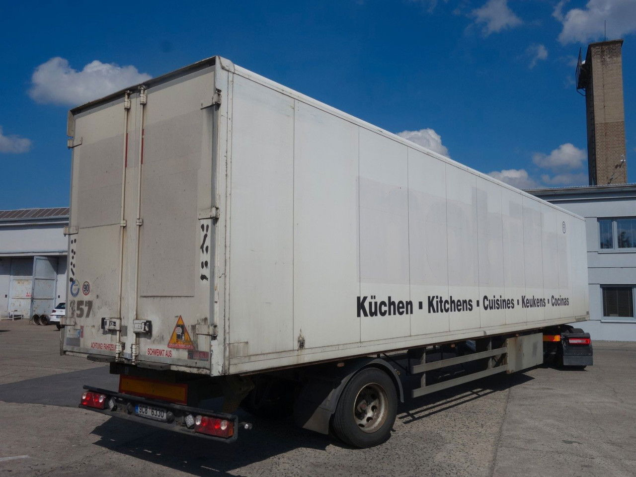 WEKA Weka, 1 Achse, Lenkachse 1 Achse, Lenkachse - Semi-trailer kotak tertutup: gambar 4 WEKA Weka, 1 Achse, Lenkachse 1 Achse, Lenkachse - Semi-trailer kotak tertutup: gambar 4