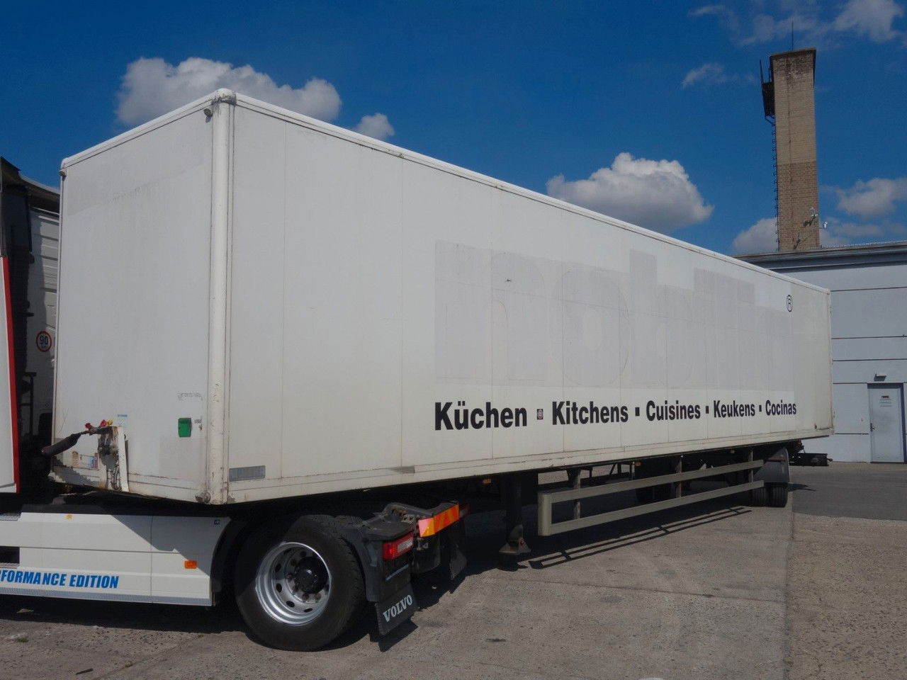 WEKA Weka, 1 Achse, Lenkachse 1 Achse, Lenkachse - Semi-trailer kotak tertutup: gambar 3 WEKA Weka, 1 Achse, Lenkachse 1 Achse, Lenkachse - Semi-trailer kotak tertutup: gambar 3