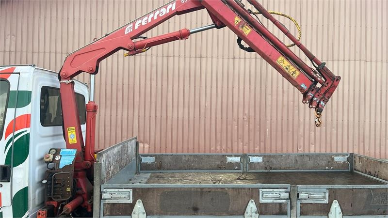 Iveco 35C11 - Truk flatbed: gambar 2 Iveco 35C11 - Truk flatbed: gambar 2