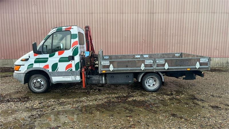 Iveco 35C11 - Truk flatbed: gambar 3 Iveco 35C11 - Truk flatbed: gambar 3