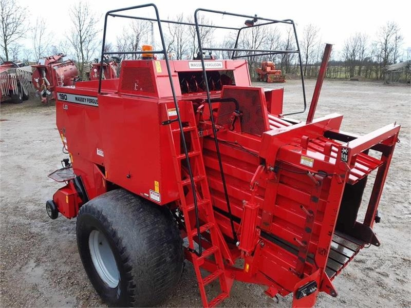 Massey Ferguson 190 - Baler persegi: gambar 3 Massey Ferguson 190 - Baler persegi: gambar 3