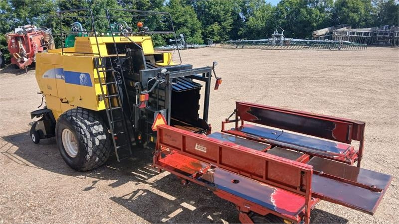 New Holland BB980 BB980 - Baler persegi: gambar 4 New Holland BB980 BB980 - Baler persegi: gambar 4