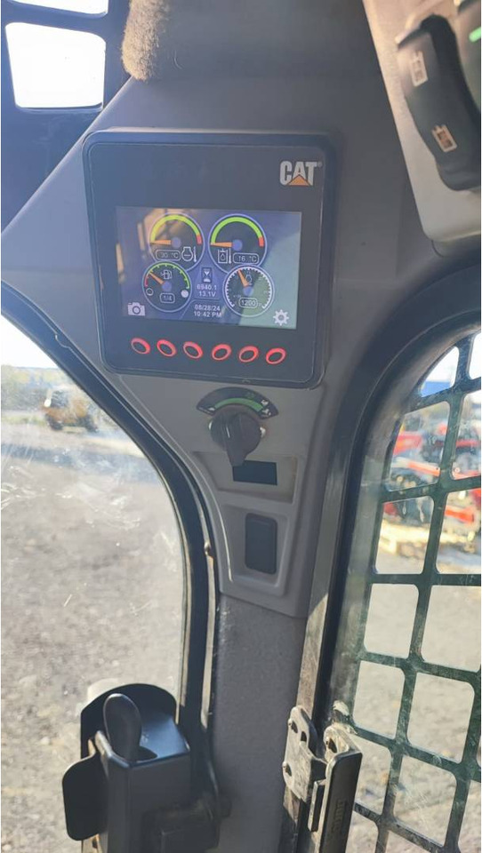 CAT 226D3 - Skid steer: gambar 5 CAT 226D3 - Skid steer: gambar 5