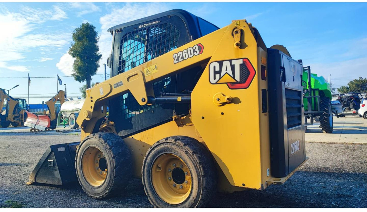 CAT 226D3 - Skid steer: gambar 4 CAT 226D3 - Skid steer: gambar 4