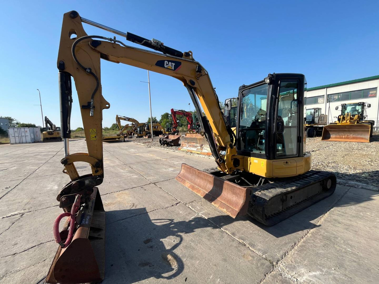 CAT 305.5E2CR - Ekskavator perayap: gambar 1 CAT 305.5E2CR - Ekskavator perayap: gambar 1