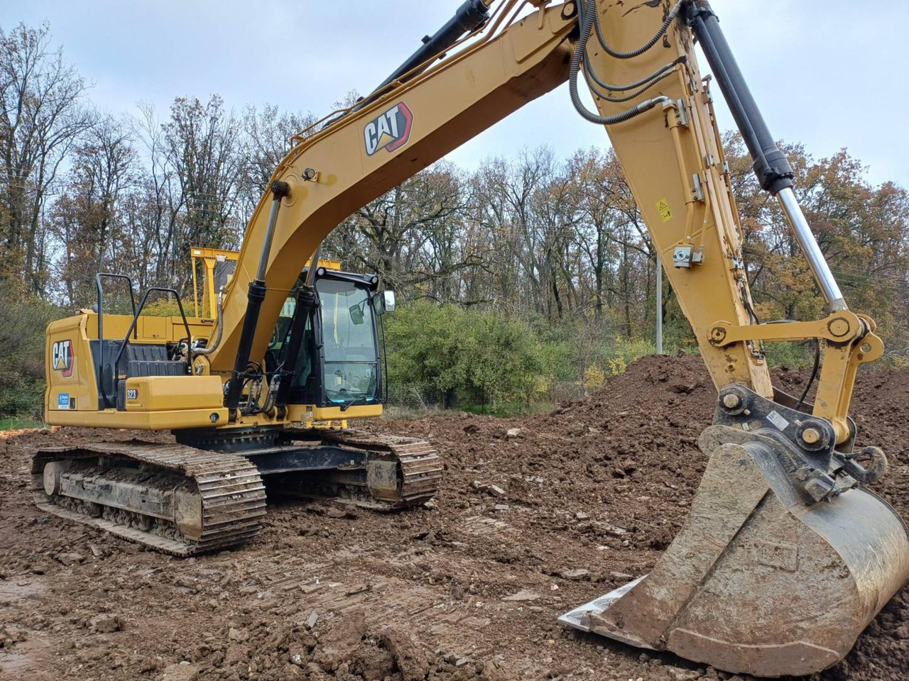 CAT 323-07 - Ekskavator perayap: gambar 2 CAT 323-07 - Ekskavator perayap: gambar 2