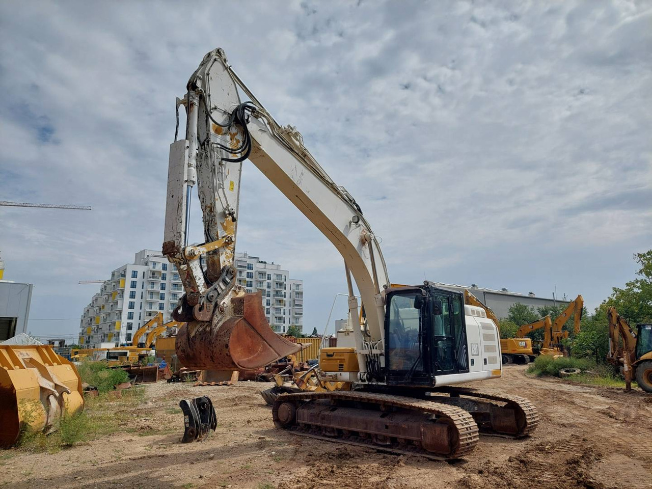 CAT 326FL - Ekskavator perayap: gambar 1 CAT 326FL - Ekskavator perayap: gambar 1
