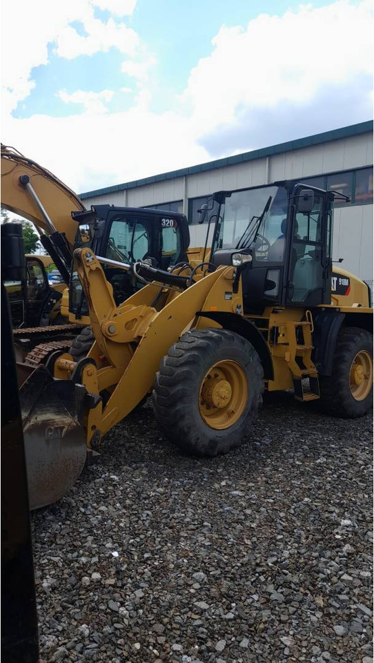 CAT 918M - Wheel loader: gambar 1 CAT 918M - Wheel loader: gambar 1
