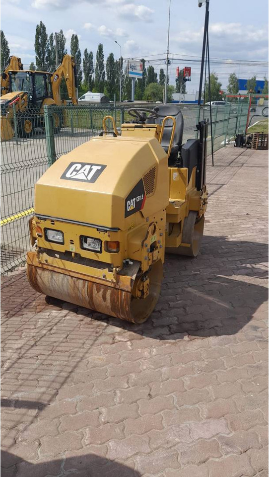CAT CB 1.8 - Roller: gambar 1 CAT CB 1.8 - Roller: gambar 1