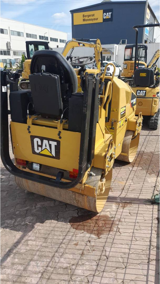 CAT CB 1.8 - Roller: gambar 3 CAT CB 1.8 - Roller: gambar 3