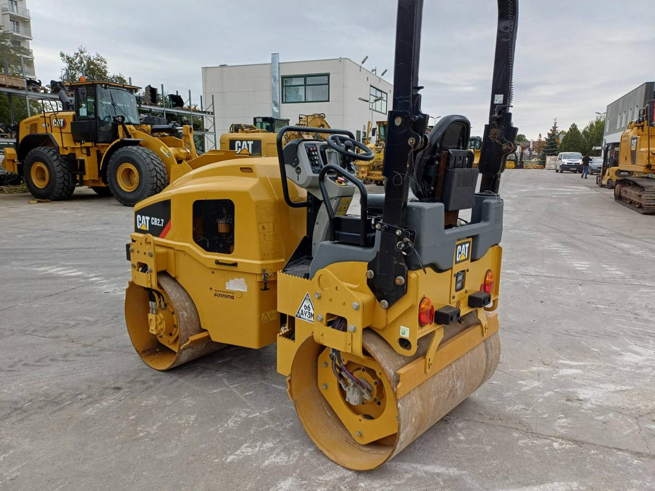 CAT CB2.7LRC - Roller jalan: gambar 4 CAT CB2.7LRC - Roller jalan: gambar 4