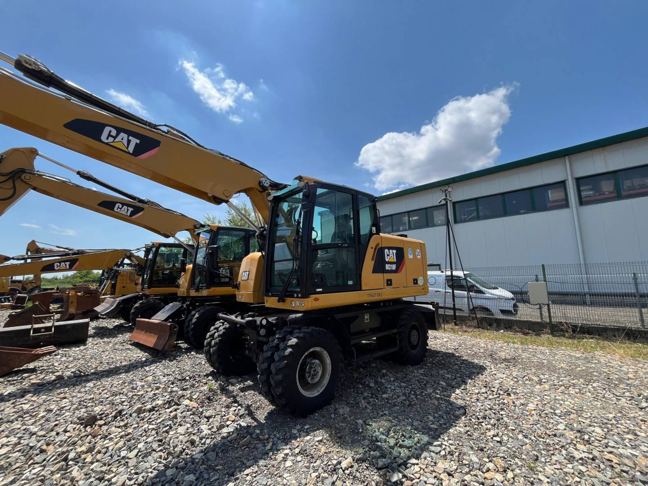 CAT M318F - Ekskavator roda: gambar 1 CAT M318F - Ekskavator roda: gambar 1