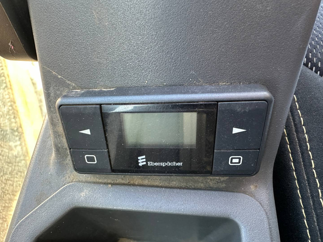 Ekskavator perayap CAT 323: gambar 9