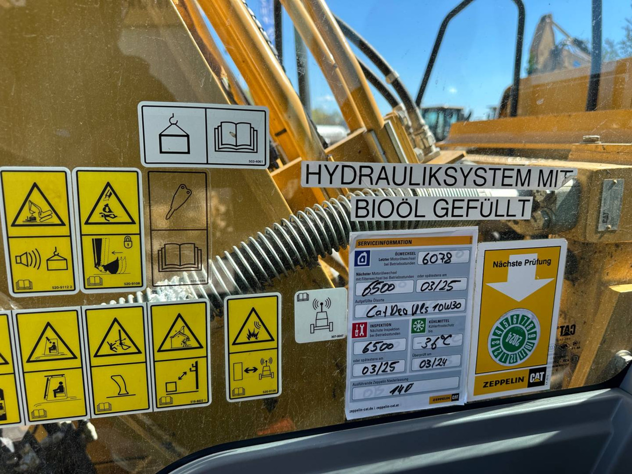 Ekskavator perayap CAT 323: gambar 10