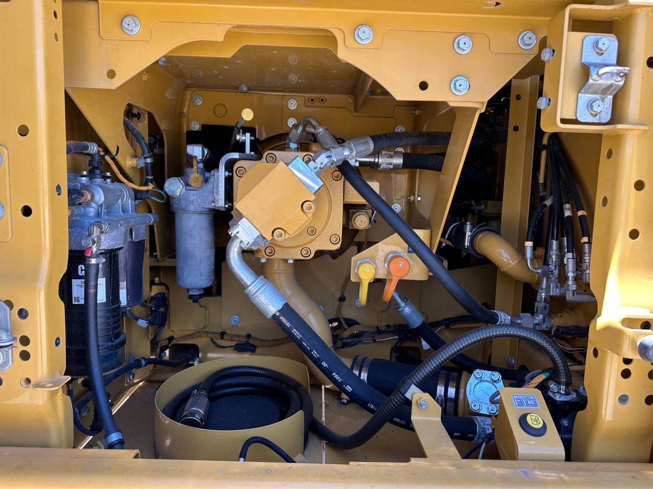 Ekskavator perayap CAT 323: gambar 32