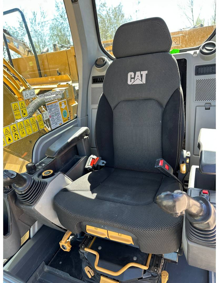 Ekskavator perayap CAT 323: gambar 7