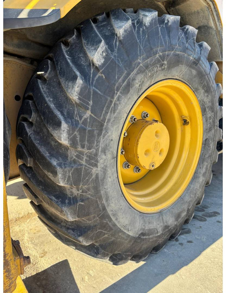 Backhoe loader CAT 432F2: gambar 11