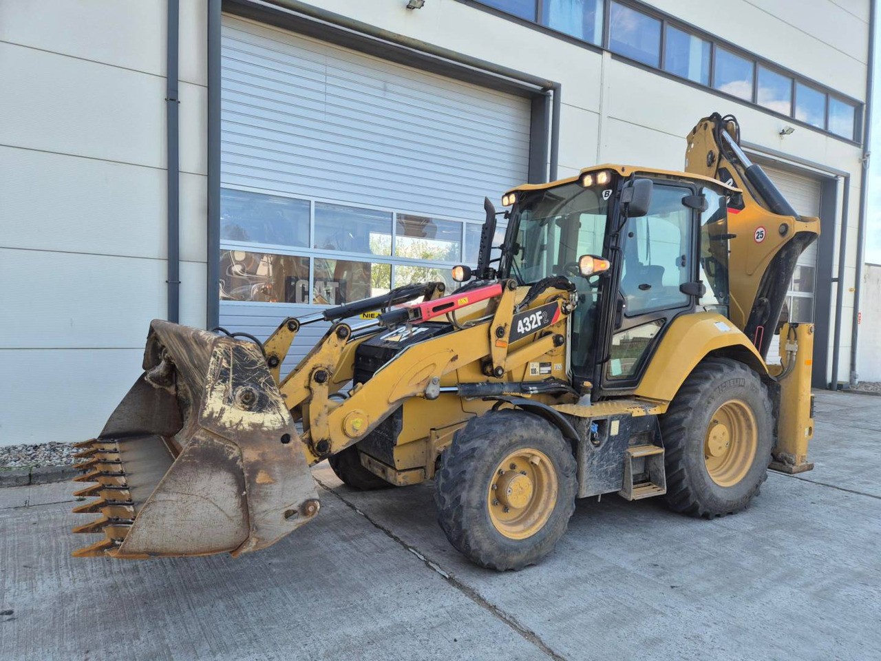 CAT 432F2 - Backhoe loader: gambar 1 CAT 432F2 - Backhoe loader: gambar 1