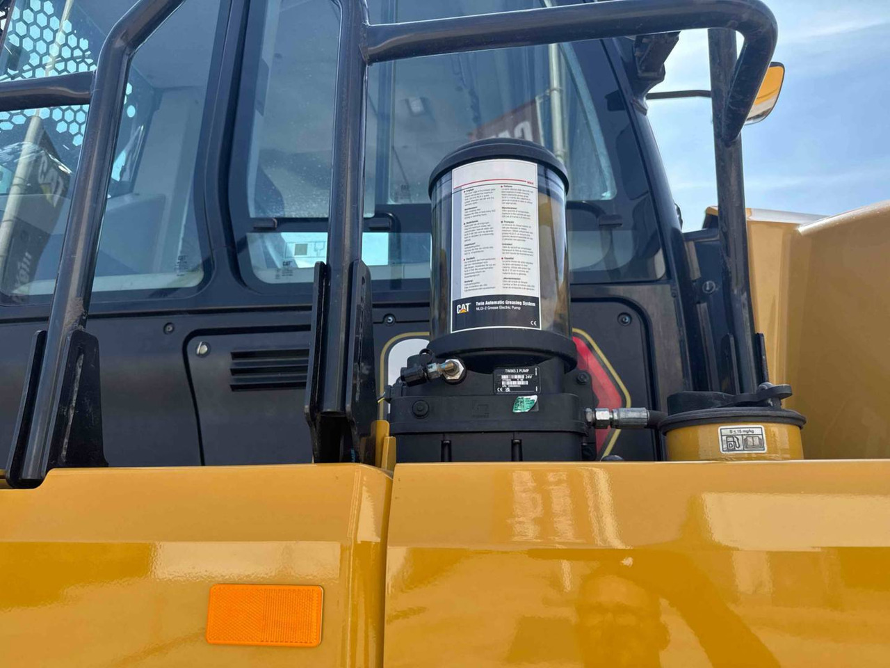 Tempat sampah artikulasi CAT 730: gambar 14