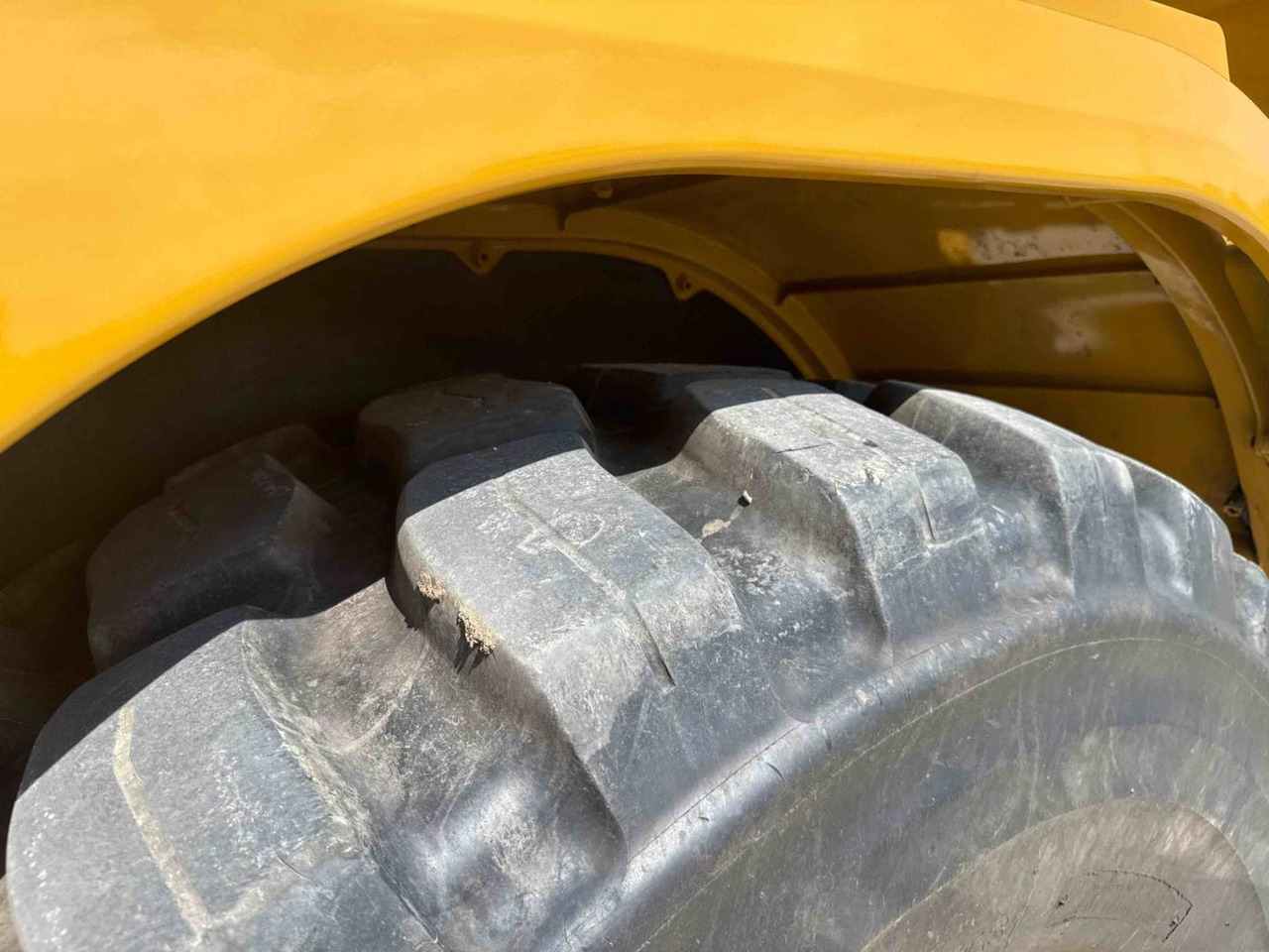 Tempat sampah artikulasi CAT 730: gambar 19