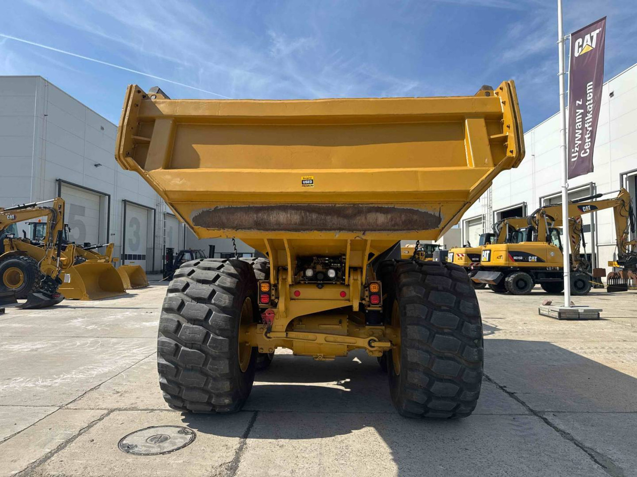 Tempat sampah artikulasi CAT 730: gambar 16