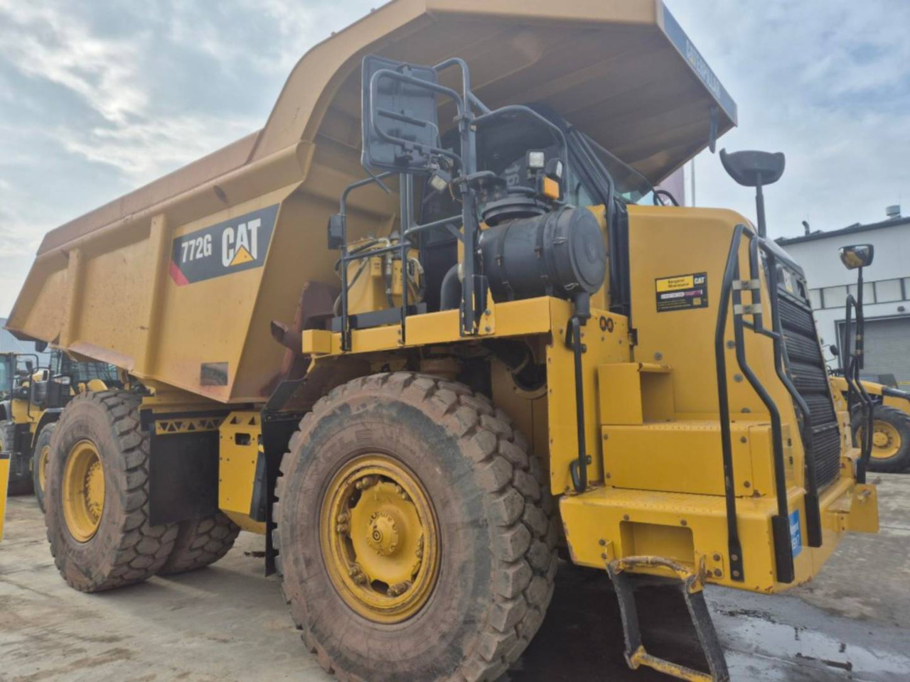 CAT 772G - Truk batu/ Dumper iebes: gambar 1 CAT 772G - Truk batu/ Dumper iebes: gambar 1