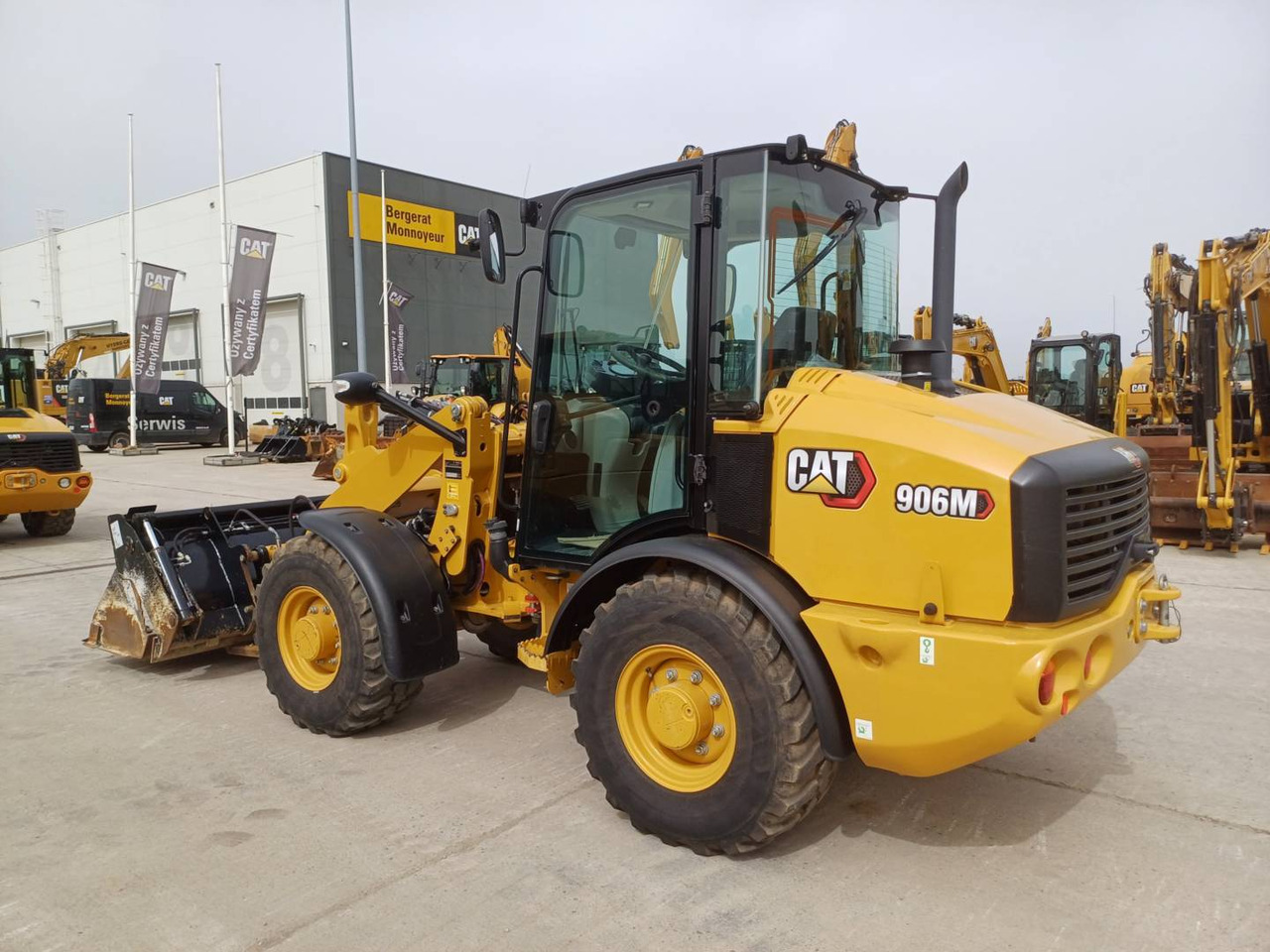 CAT 906 M - Wheel loader: gambar 4 CAT 906 M - Wheel loader: gambar 4