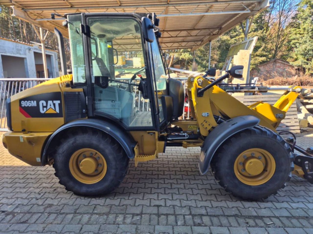 Wheel loader CAT 906M: gambar 16 Wheel loader CAT 906M: gambar 16