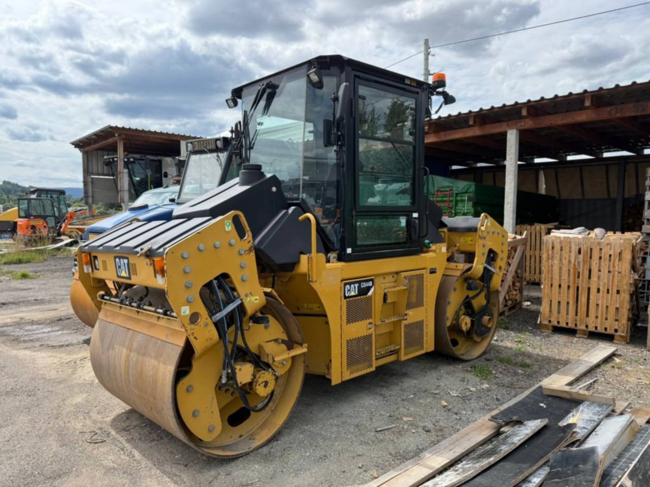 CAT CD44B - Roller jalan: gambar 1 CAT CD44B - Roller jalan: gambar 1